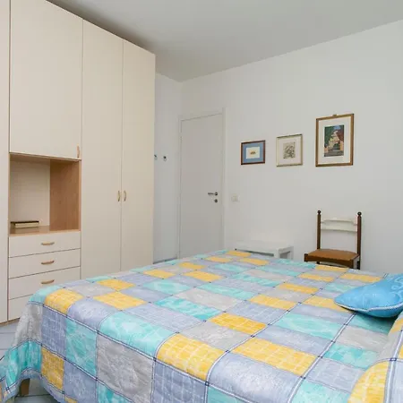 N043 - Numana, Bilocale Con Giardino