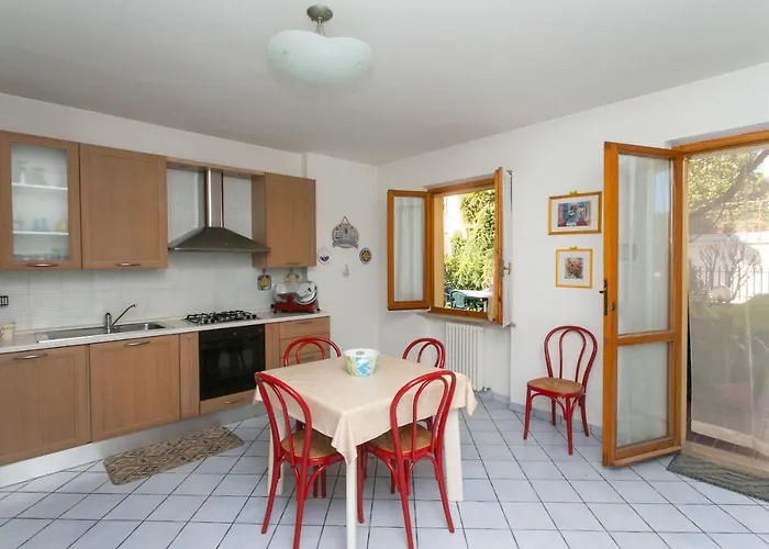 N043 - Numana, Bilocale Con Giardino Sirolo